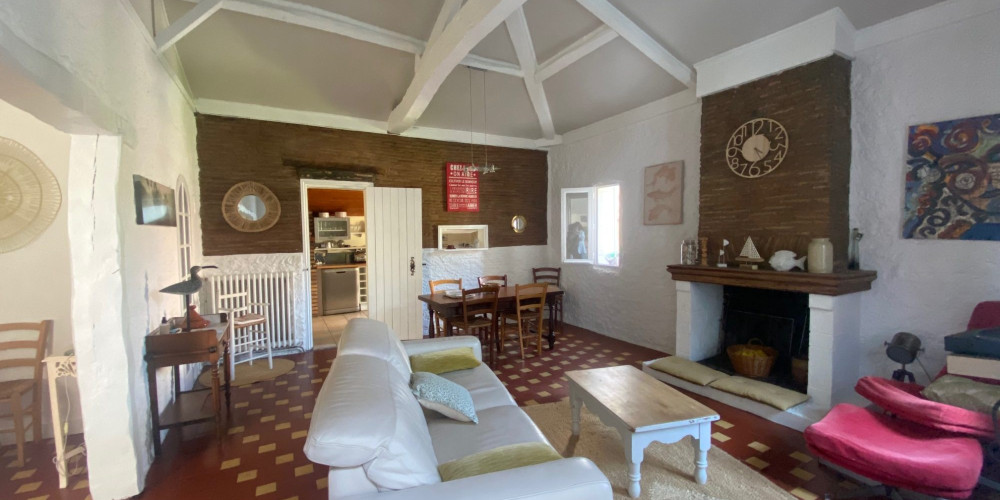 maison à ARES (33740)