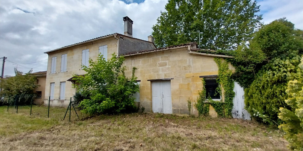 maison à VAYRES (33870)