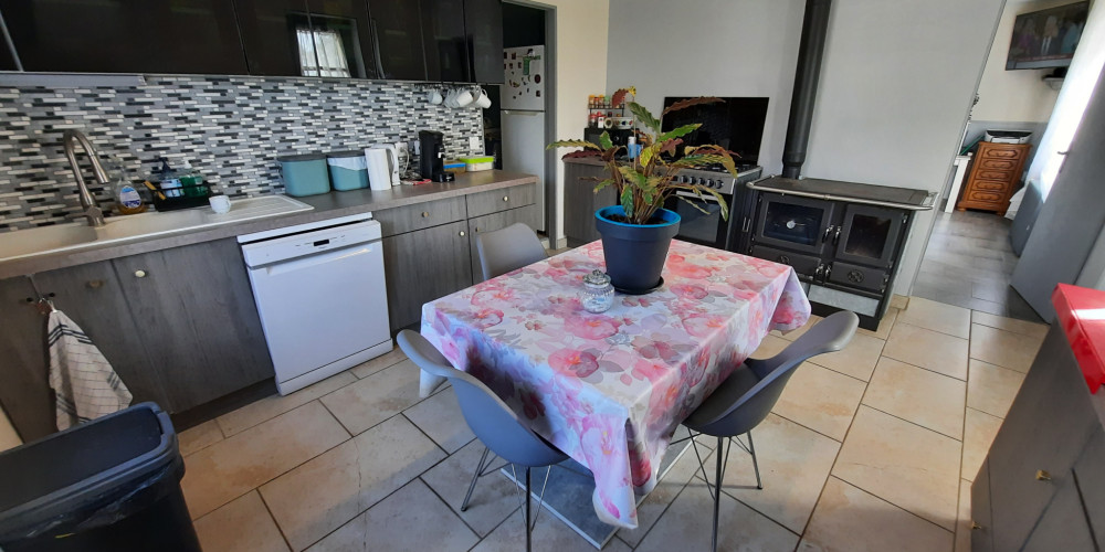 maison à BLASIMON (33540)