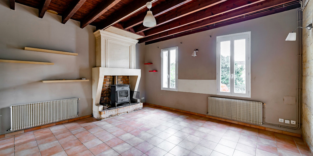 maison à ST PHILIPPE D AIGUILLE (33350)