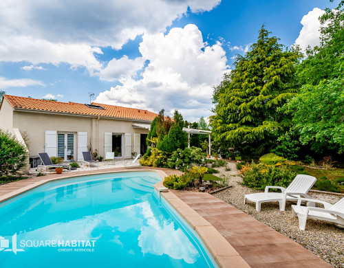 maison  ST JEAN D ILLAC