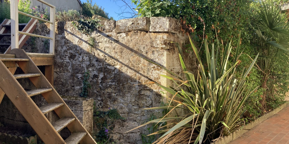 maison à MONTAGNE (33570)