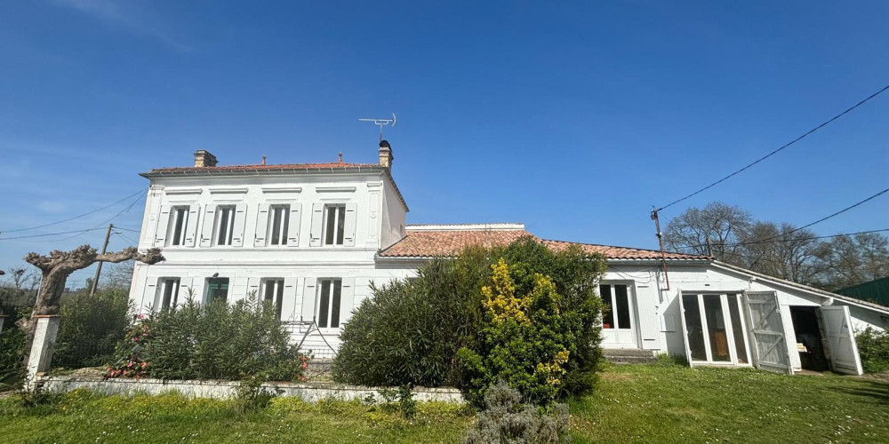 maison à SABLONS (33910)