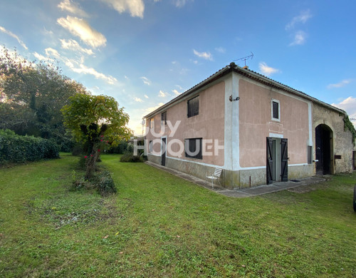 maison  MOULIETS ET VILLEMARTIN