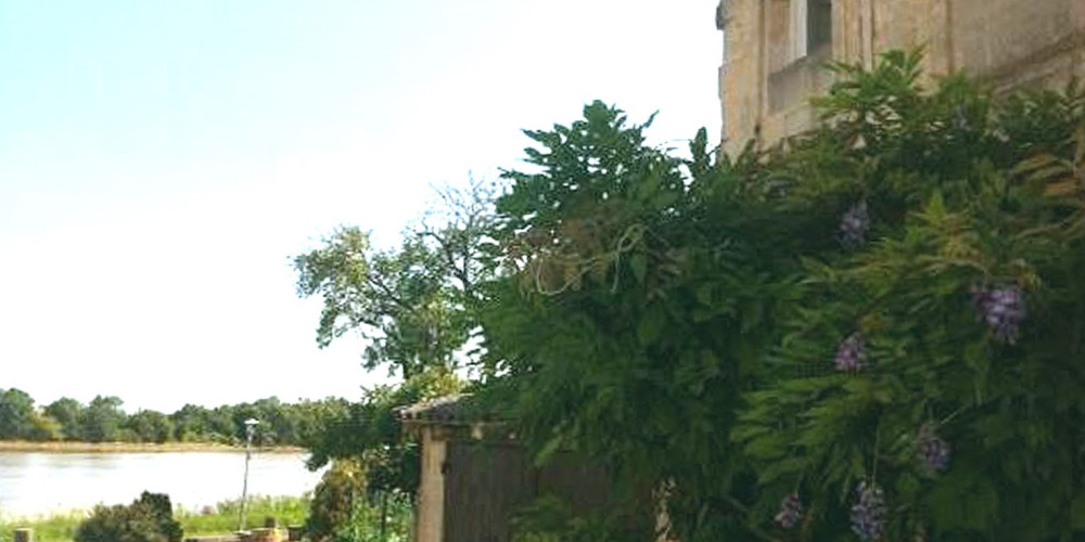 maison à ARVEYRES (33500)