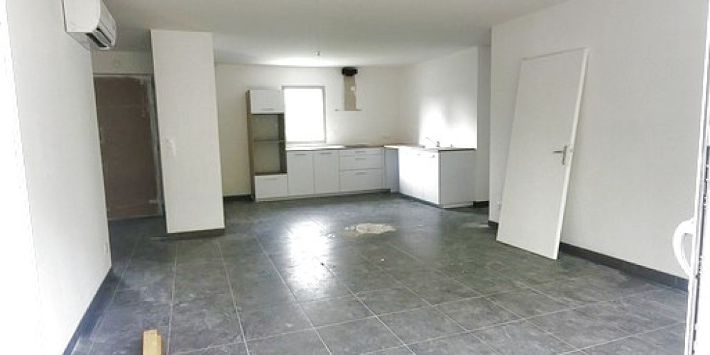 maison à VAYRES (33870)