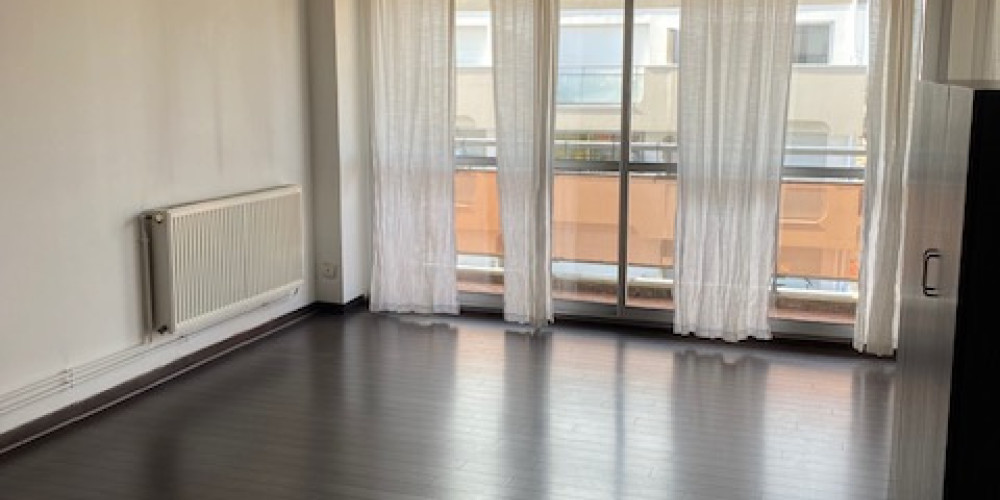 appartement à BORDEAUX (33800)