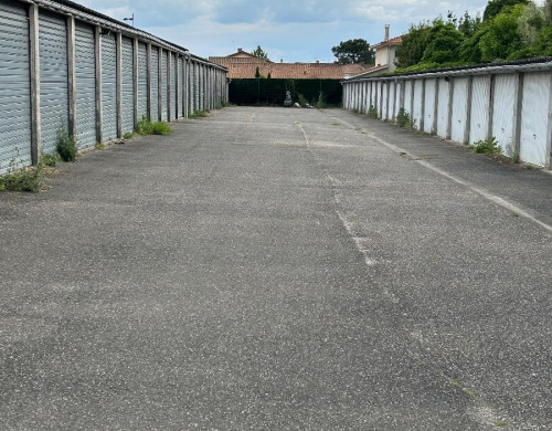 parking  BEGLES