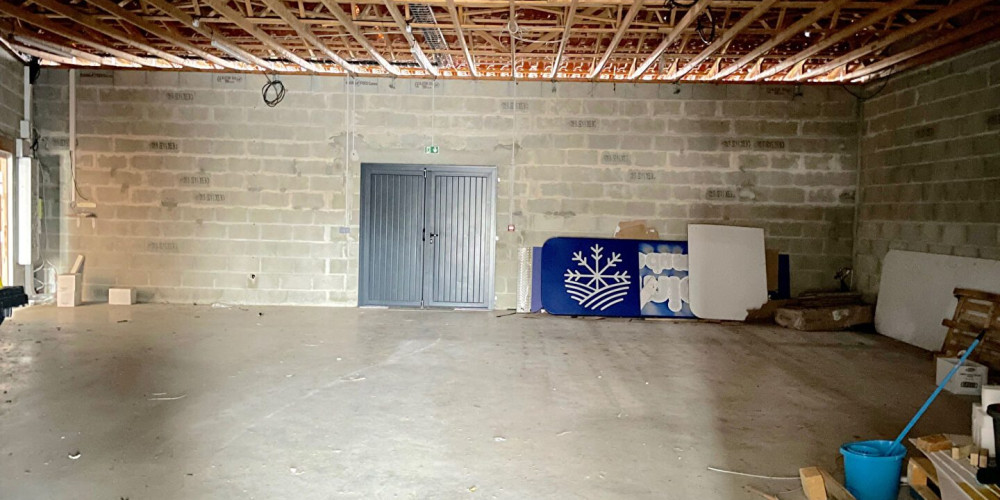 local commercial à CAVIGNAC (33620)