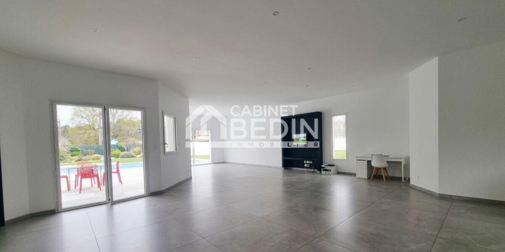 maison à ST JEAN D ILLAC (33127)