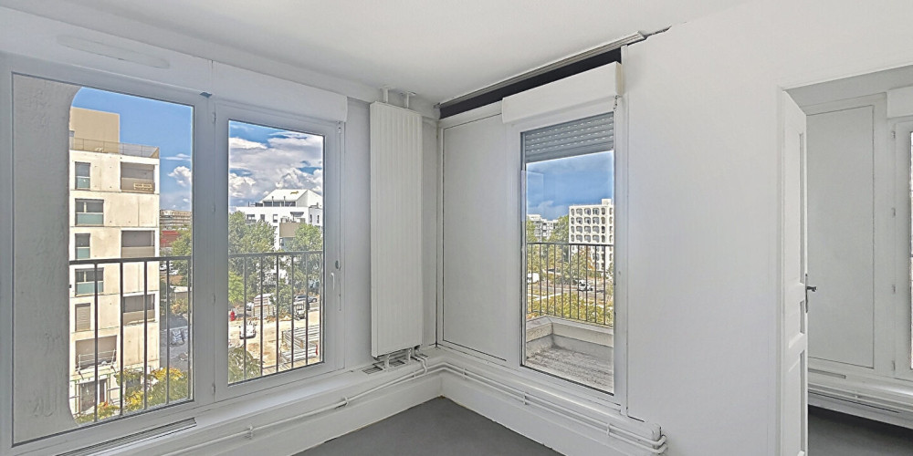 appartement à BORDEAUX (33300)