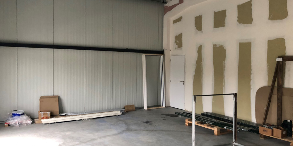 local industriel à MONTUSSAN (33450)