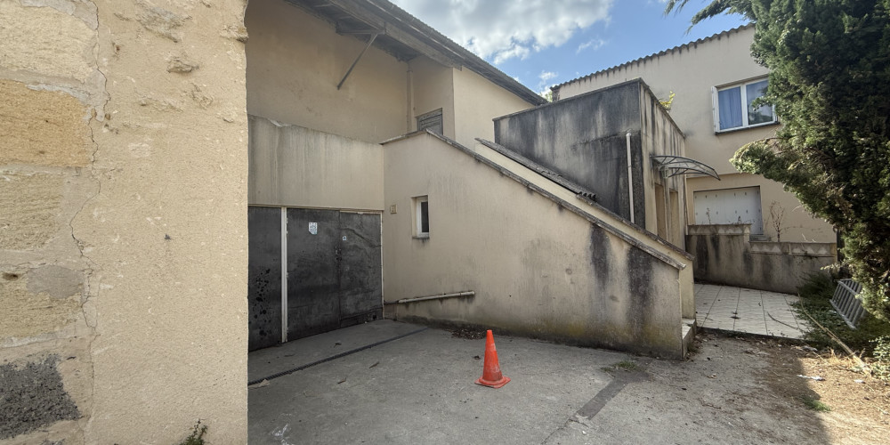 immeuble à CADILLAC (33410)