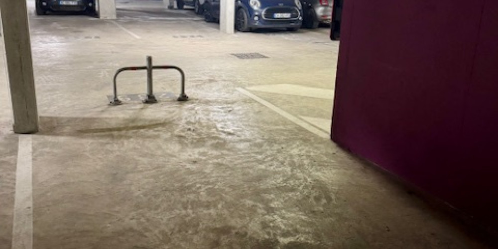 parking à BORDEAUX (33300)