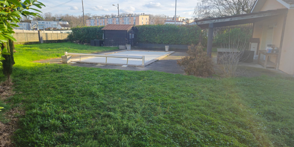 maison à AMBARES ET LAGRAVE (33440)