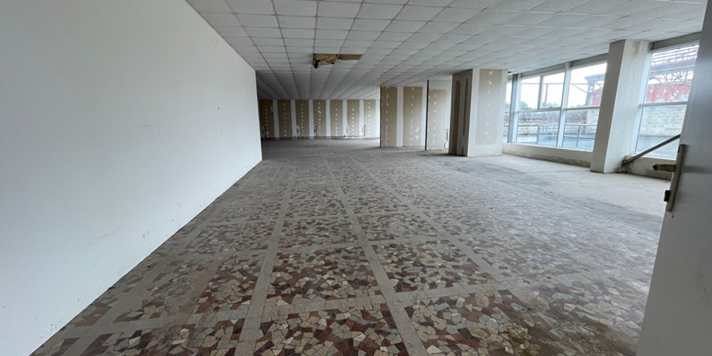 local commercial à BASSENS (33530)