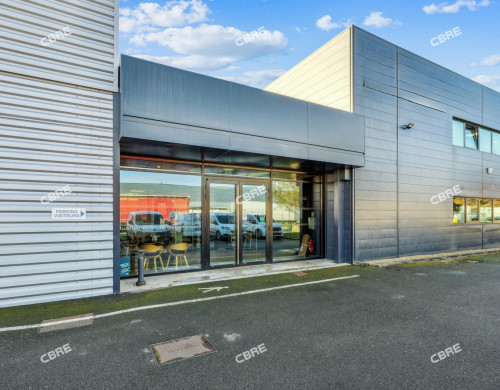 local industriel  BLANQUEFORT