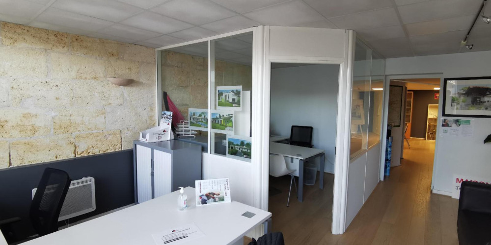 local commercial à CREON (33670)