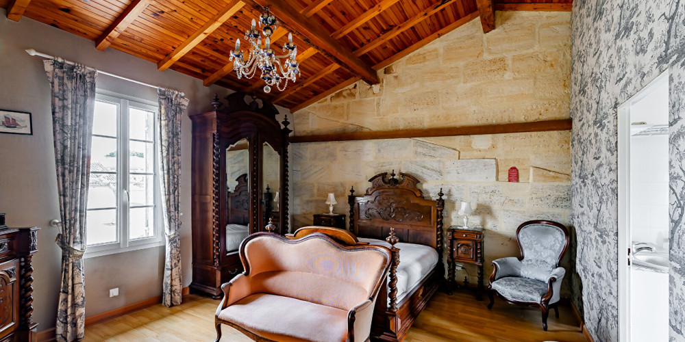 maison à RAUZAN (33420)
