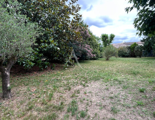 terrain  ST MEDARD EN JALLES