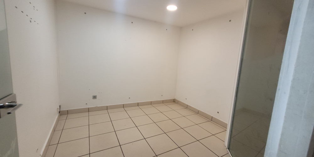 local commercial à BORDEAUX (33000)