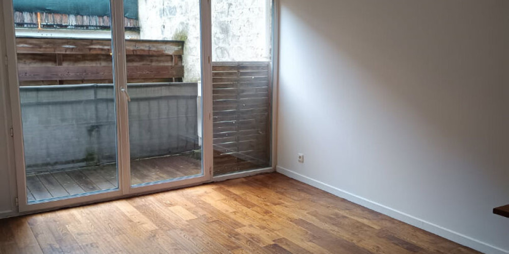 appartement à BORDEAUX (33300)