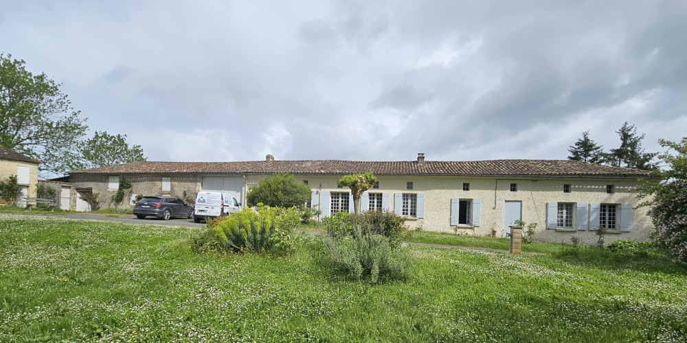 maison à ST VINCENT DE PERTIGNAS (33420)
