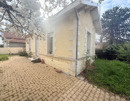 maison  COUTRAS