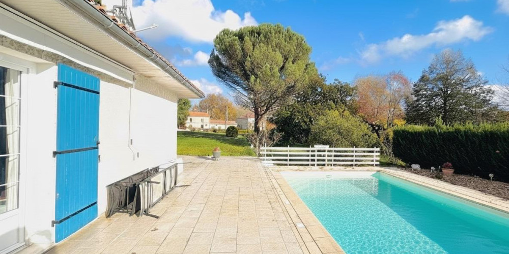 maison à GENISSAC (33420)