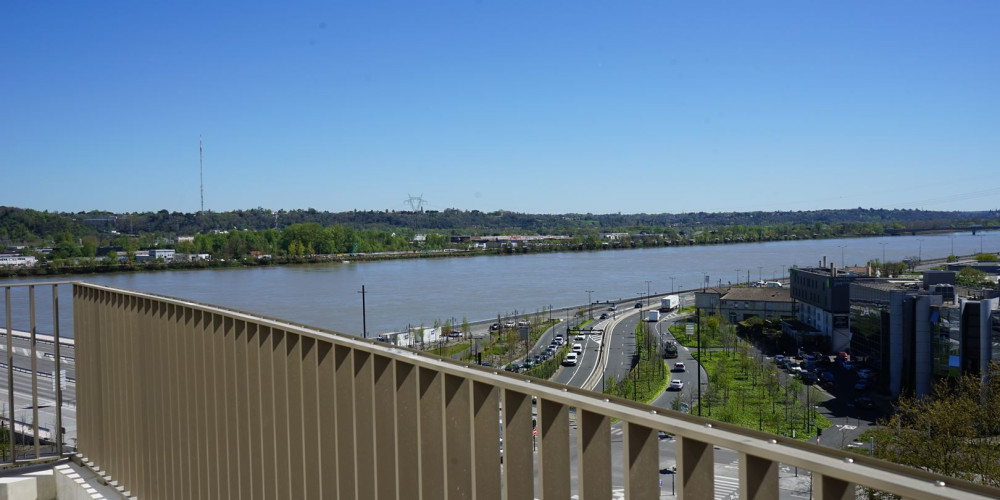 appartement à BORDEAUX (33800)