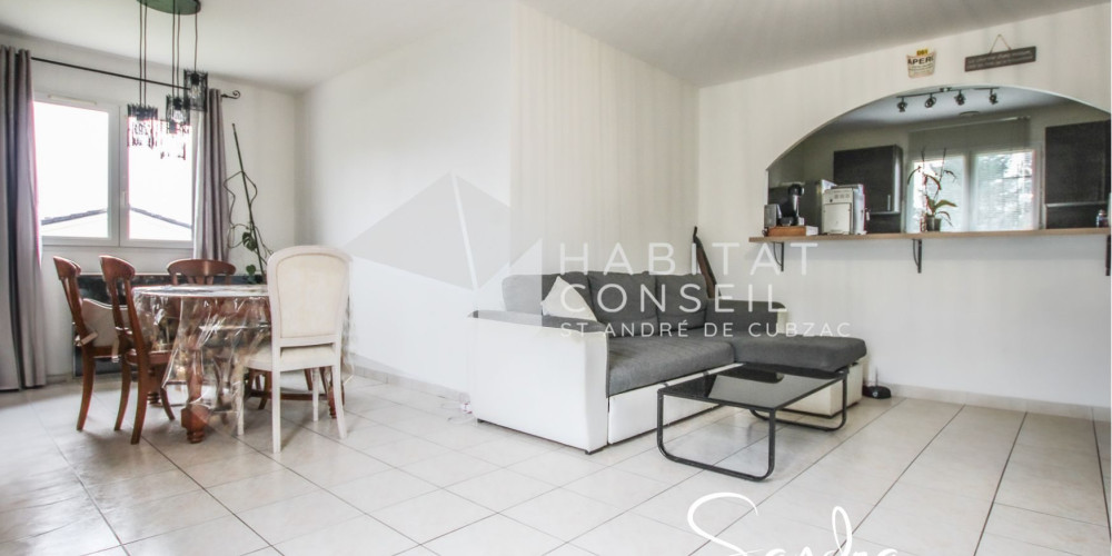 maison à ST SAVIN (33920)