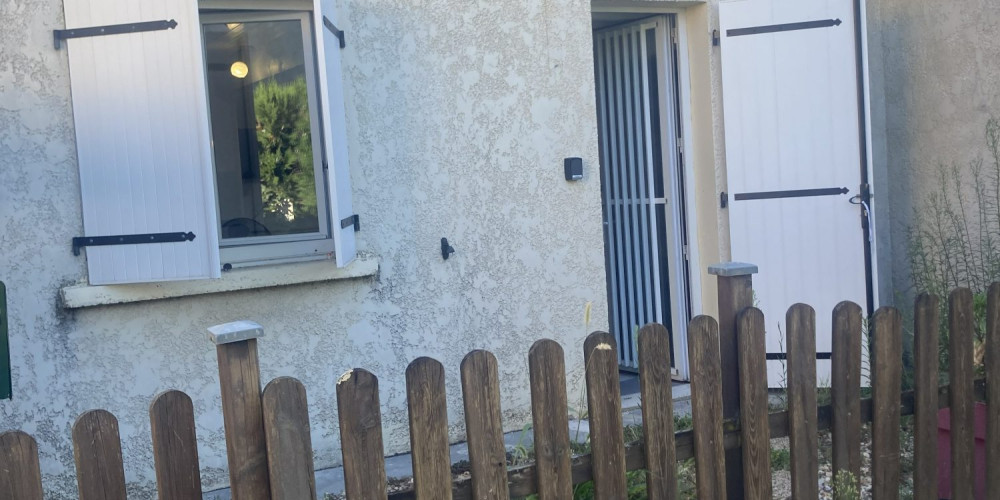 appartement à LES BILLAUX (33500)