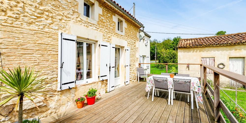 maison à ST AUBIN DE BLAYE (33820)
