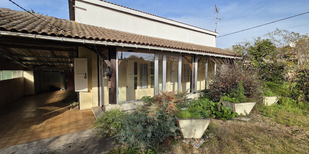 maison à LES BILLAUX (33500)