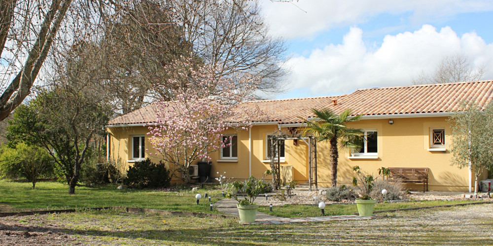 maison à PUGNAC (33710)