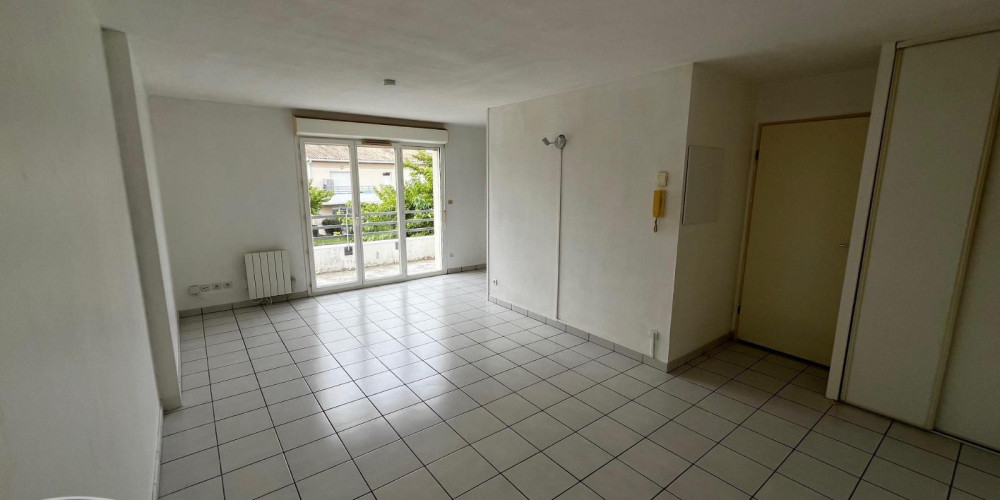 appartement à VAYRES (33870)