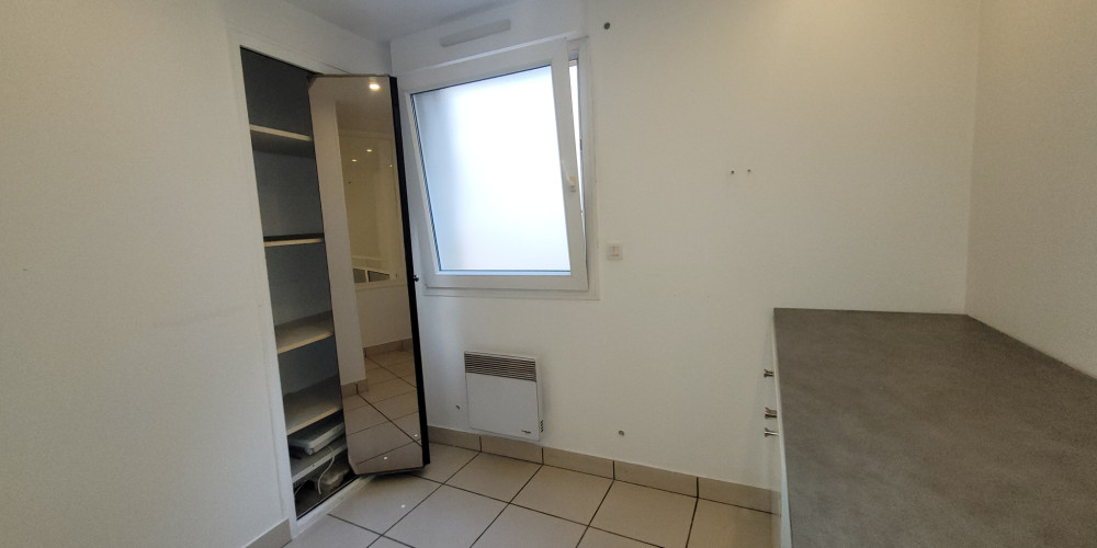 local commercial à BORDEAUX (33000)