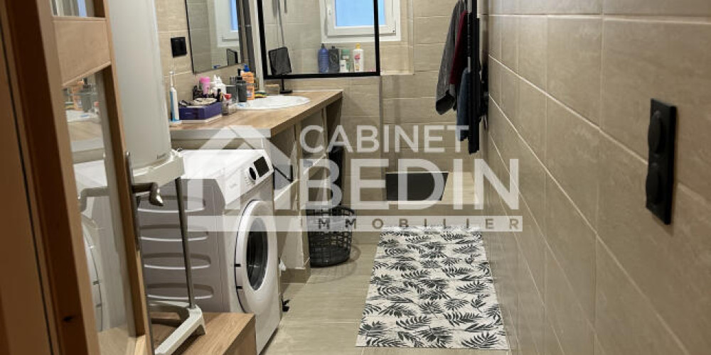 maison à ST SAVIN (33920)