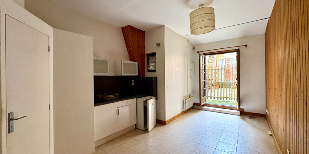appartement à BORDEAUX (33800)