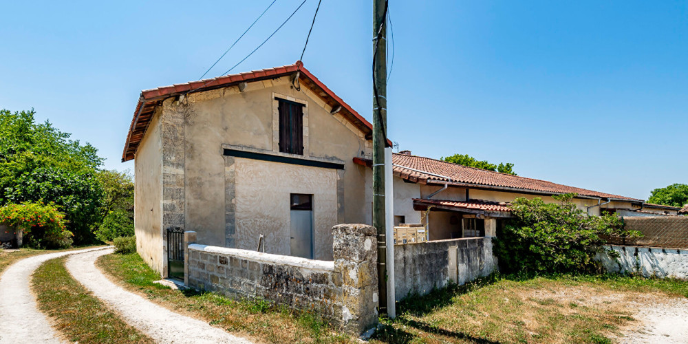 immeuble à CEZAC (33620)