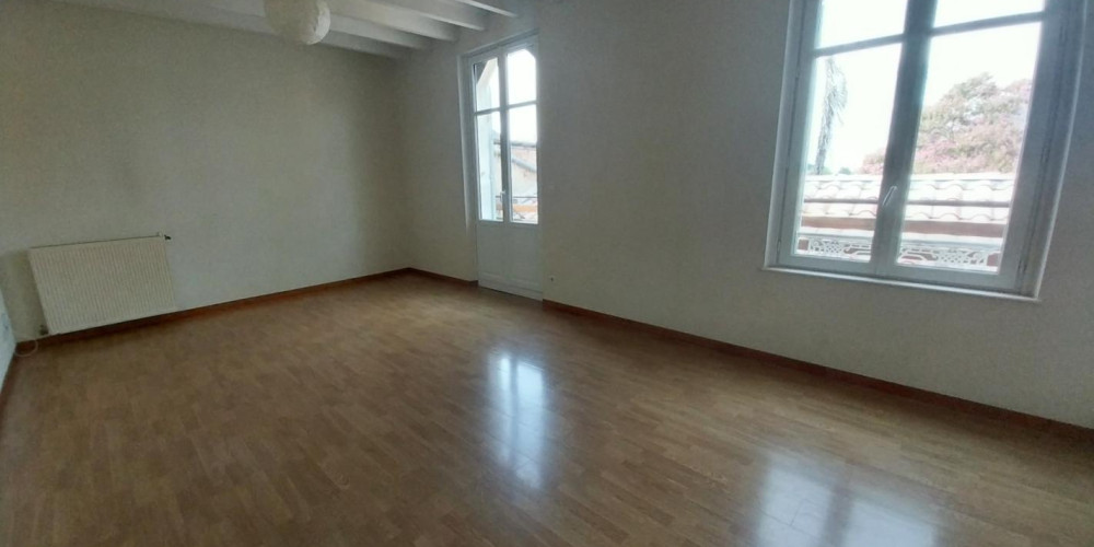 appartement à AUROS (33124)