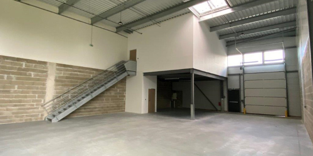 local industriel à MERIGNAC (33700)