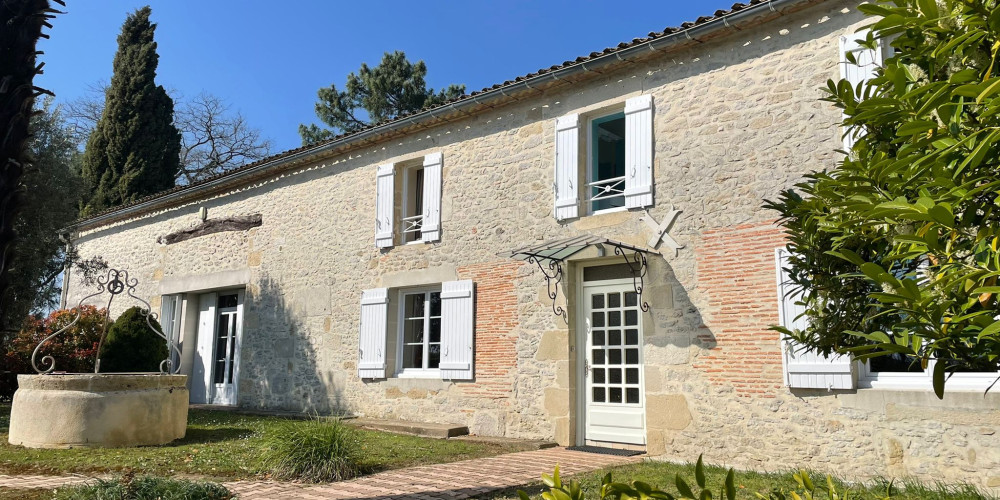 maison à ST SEVE (33190)