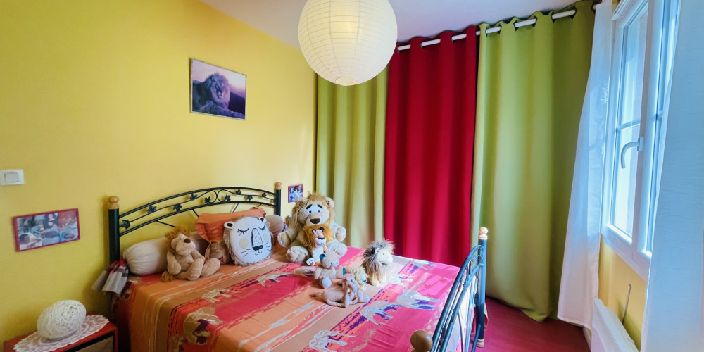 maison à ST DENIS DE PILE (33910)