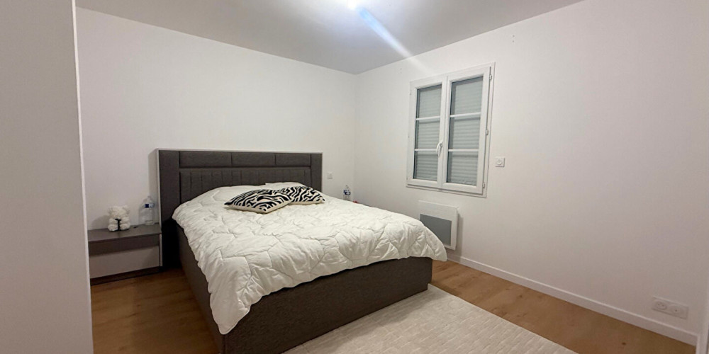 maison à LES BILLAUX (33500)