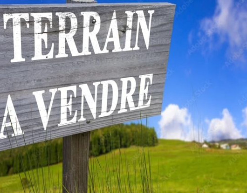 terrain  LEOGNAN
