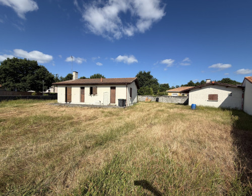 maison  ST JEAN D ILLAC