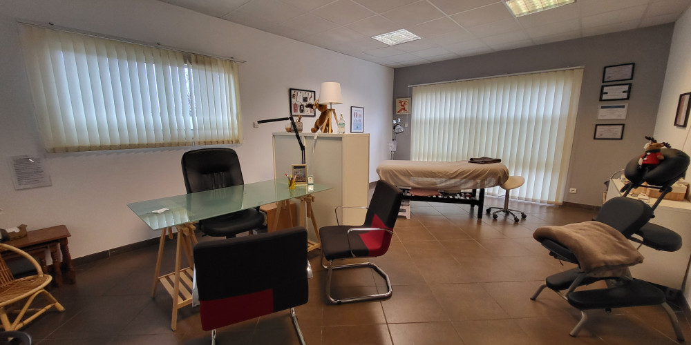 local commercial à ST ANDRE DE CUBZAC (33240)