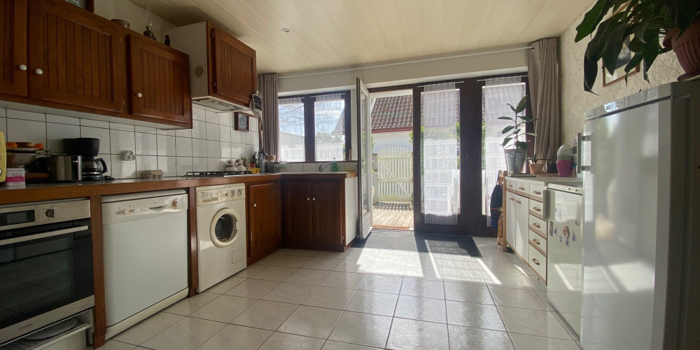 maison à ARES (33740)