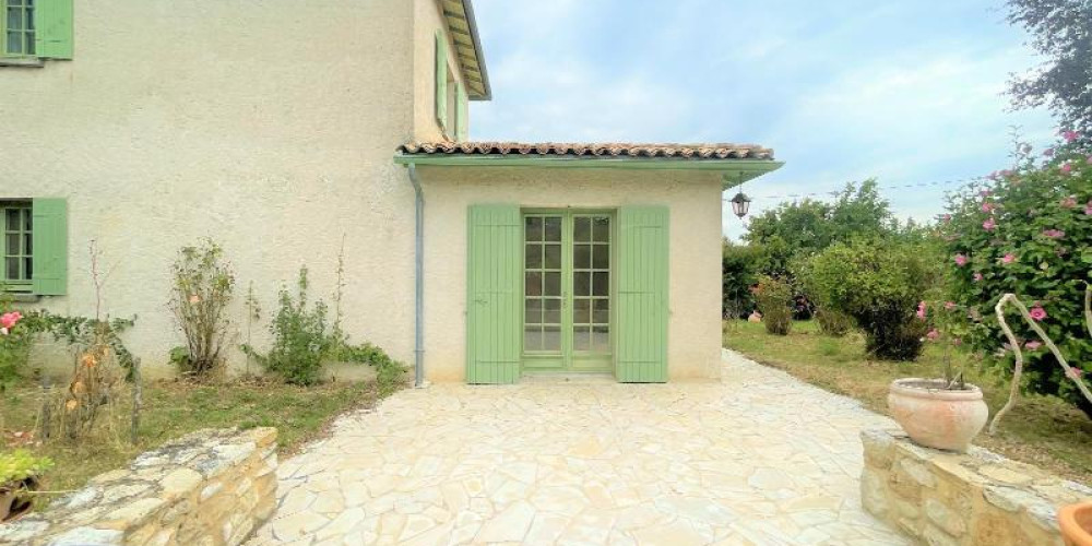 maison à GENSAC (33890)